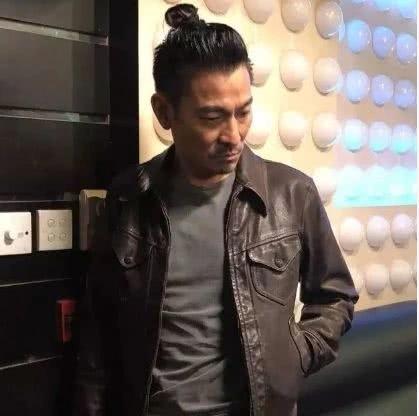 第三季谢霆锋最新发型,潮流新标杆,引领时尚风潮