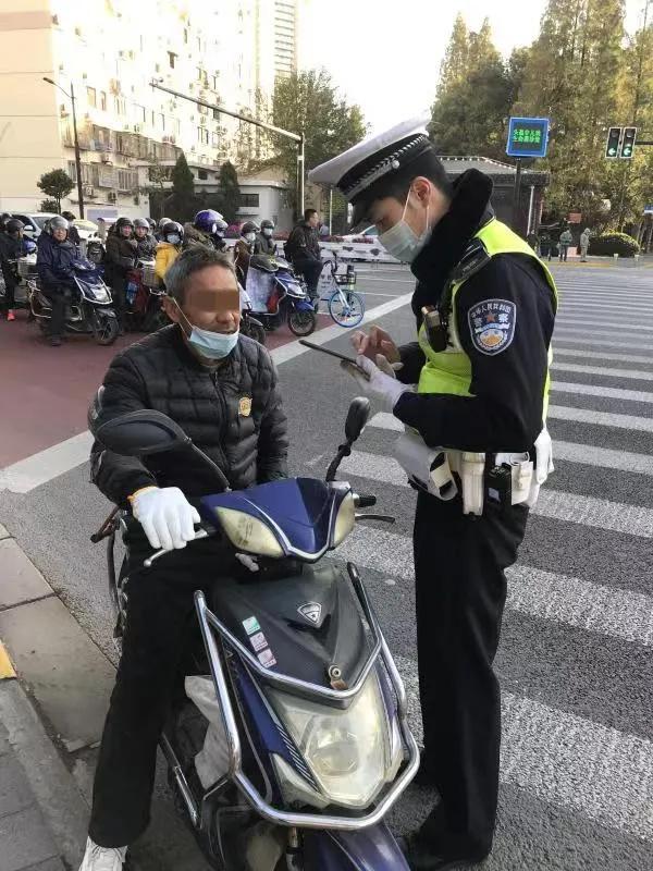 上海交警app最新版下载,官方渠道获取,12123功能一览