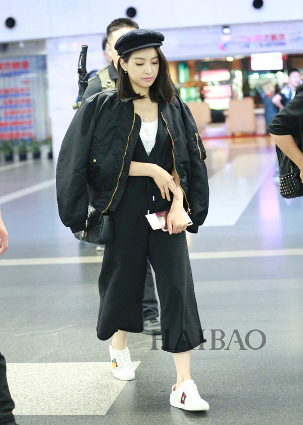 宋茜最新街拍亮相,时尚潮流引领风尚的视频记录