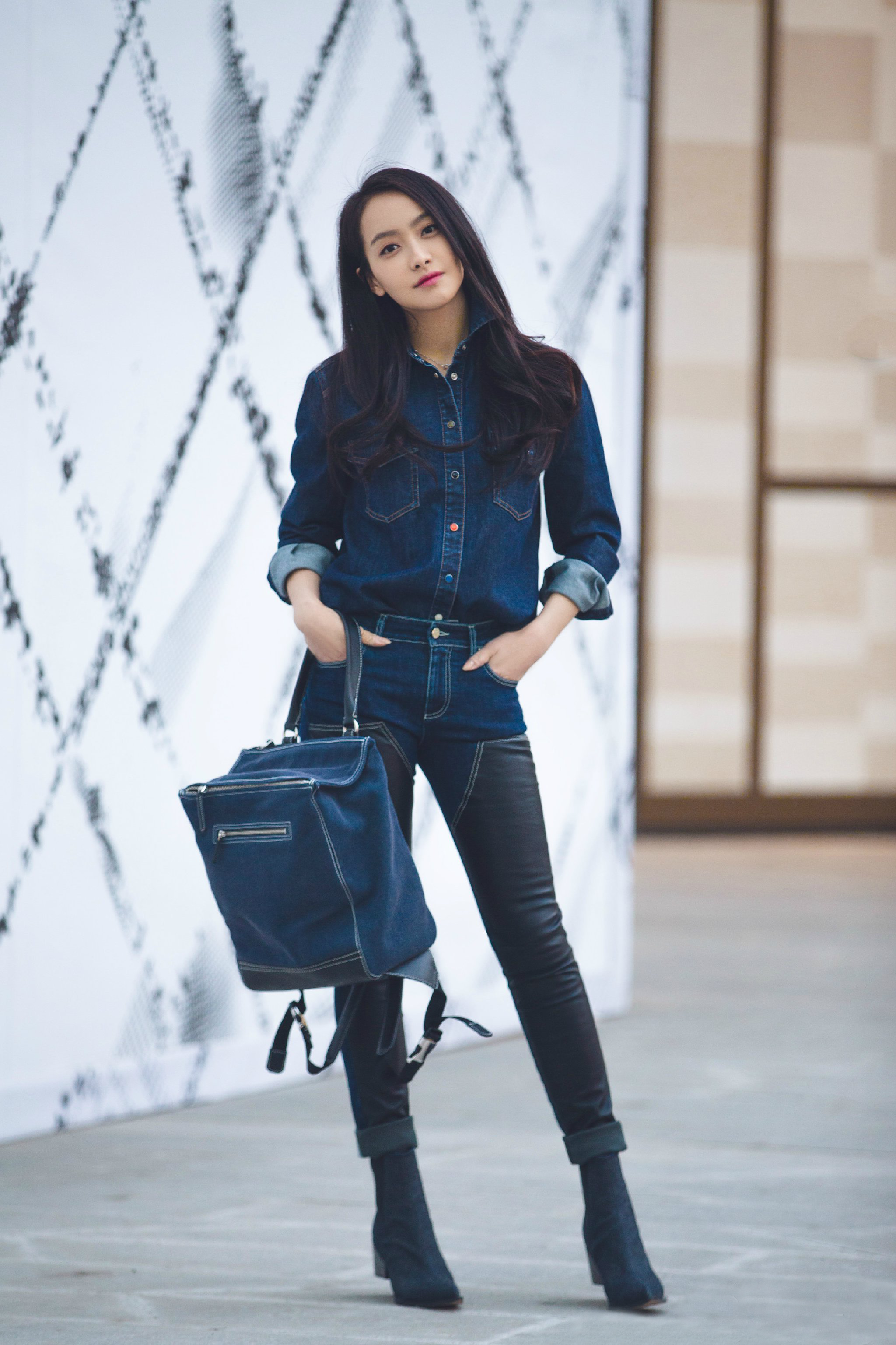 宋茜最新街拍亮相,时尚潮流引领风尚的视频记录