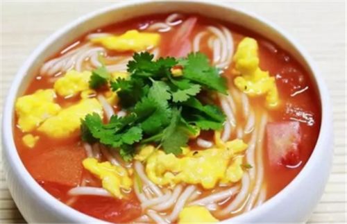 最新面条吃法,家的味道与友情的温暖