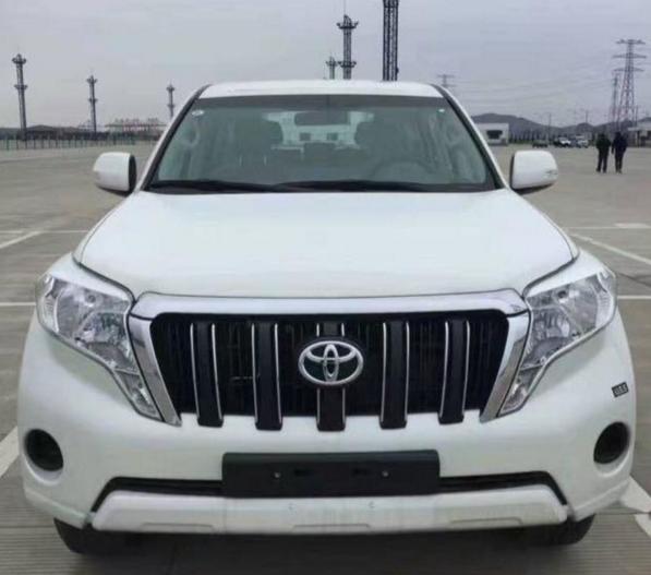 最新款丰田霸道,科技巨擘,驾驭未来的力量