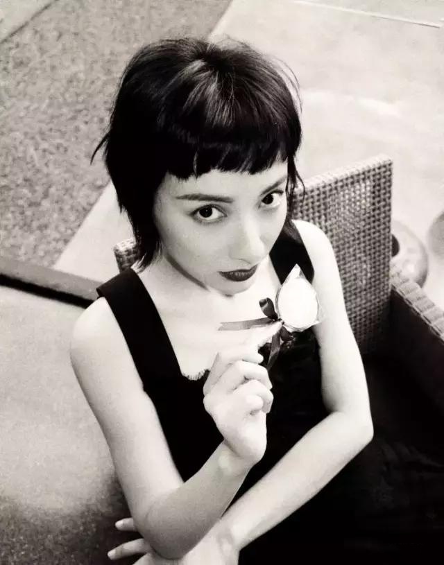 戚薇最新图片,时尚潮流的前沿引领者