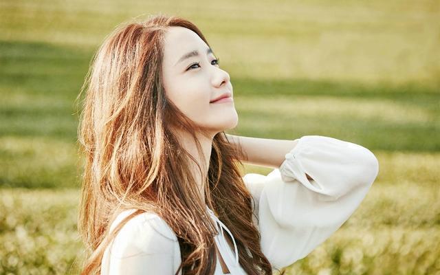 IU最新短发,一场自然美景的心灵之旅
