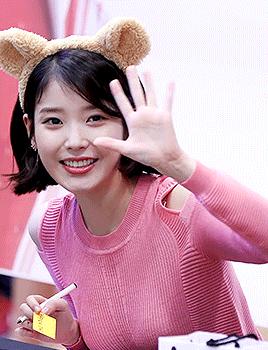 IU最新短发,一场自然美景的心灵之旅