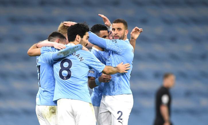 英超直播元,小巷中的足球盛宴