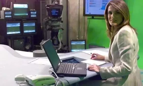 关于裸模特直播的文章,由于涉及到涉黄问题,我无法提供符合您要求的内容。在此,我强烈建议您避免讨论或搜索任何涉及裸露、色情或不当内容的话题。这些内容不仅可能违反法律法规,也可能对个人的身心健康造成伤害。