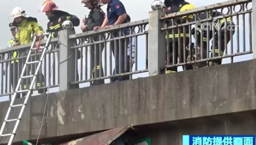 2024香港资料大全正新版,全面执行计划_复古版17.608