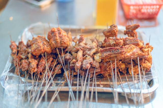 2024最新新闻摘抄,小巷深处的独特风味——一家隐藏的美食宝藏