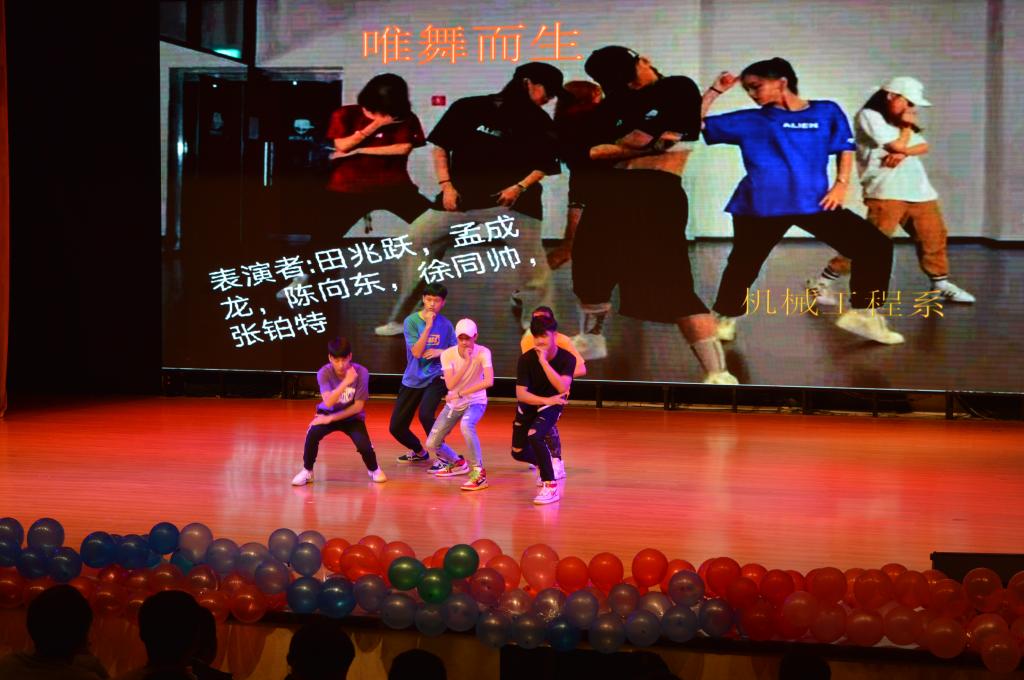 2024最新爵士舞,舞动自信,跃动未来