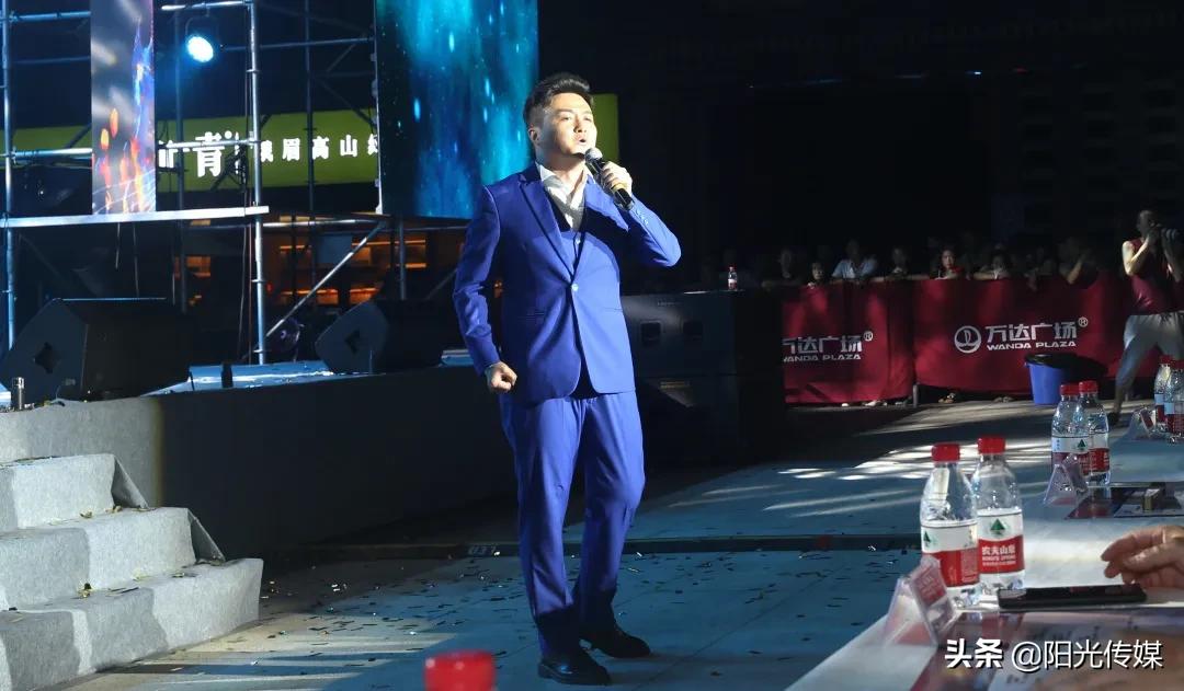 快乐男声最新一期谁淘汰了?带你探索小巷中的音乐故事与隐藏美食