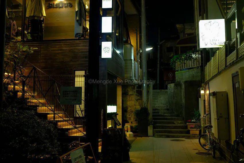 探索小巷中的宝藏,揭秘2024最新端游的特色小店