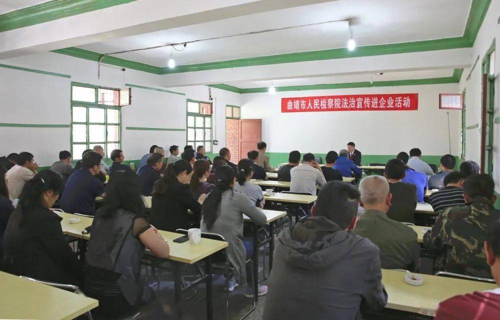 邹颂炫的最新日常,城市里的温馨足迹