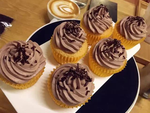 唐嫣罗晋最新动态,小巷中的隐藏宝藏,一家特色小店的奇遇