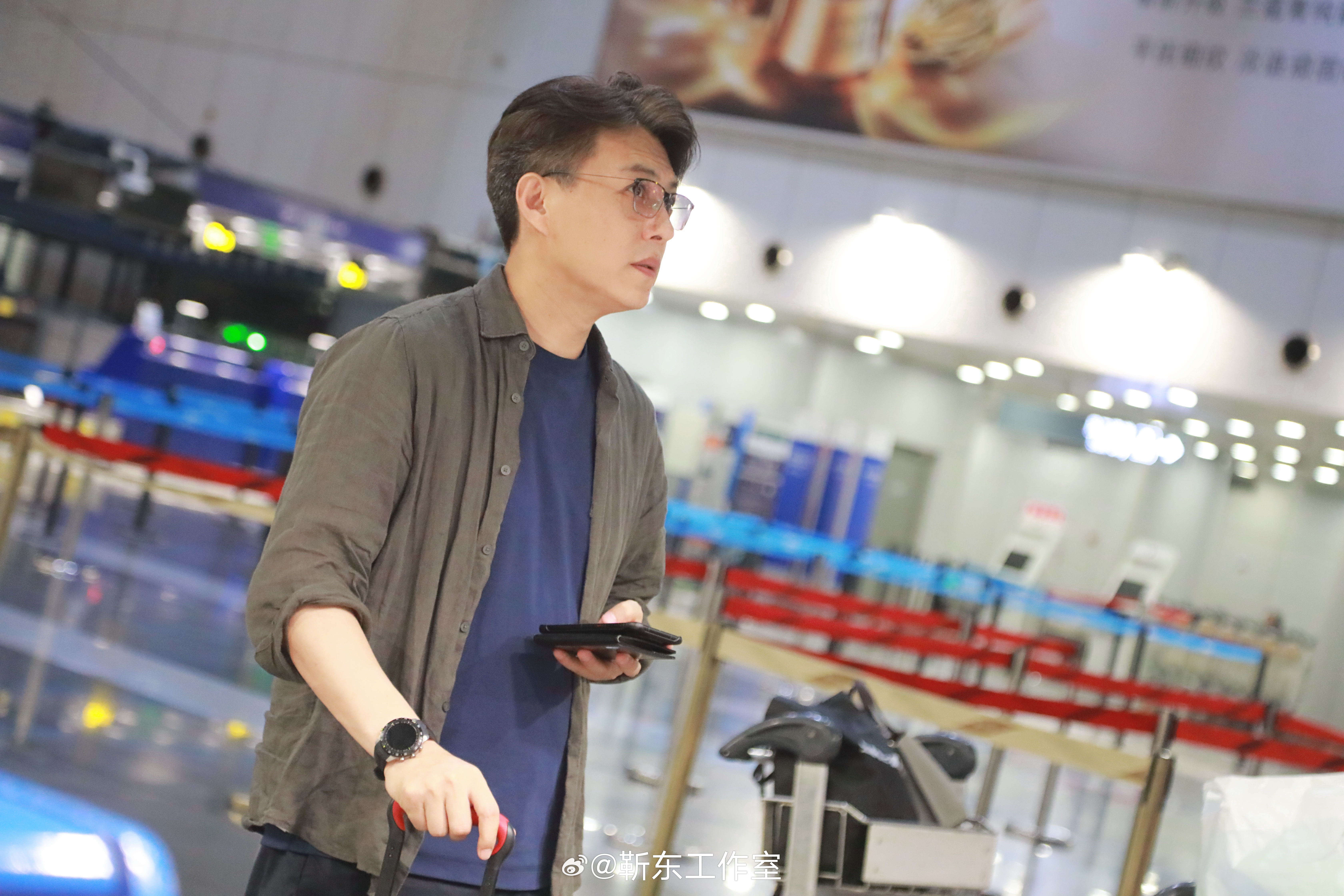 靳东最新动态,探索自然美景的旅行,寻找内心的平和与宁静