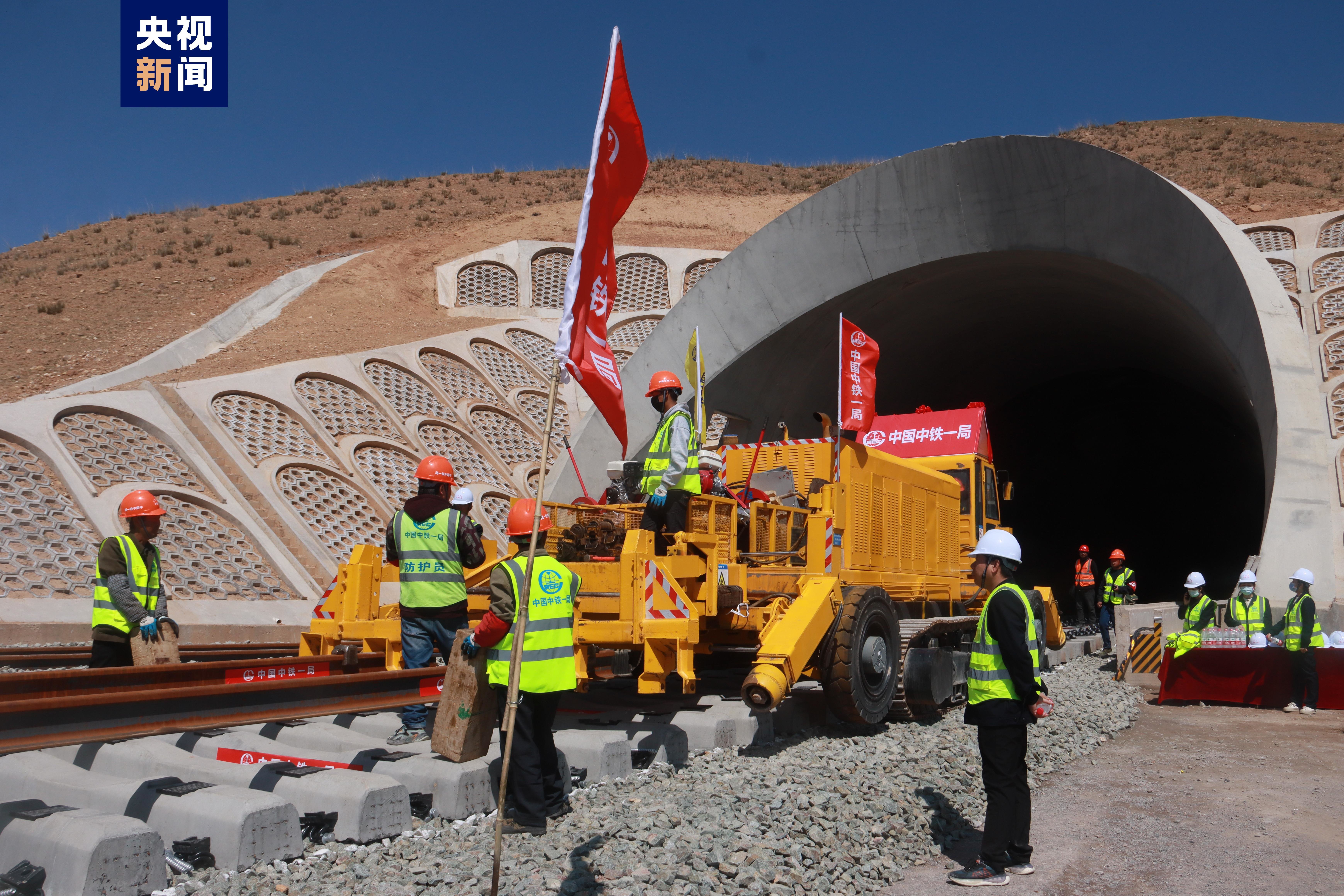 兰张三四线最新进展,科技重塑未来,兰张三四线引领新时代潮流