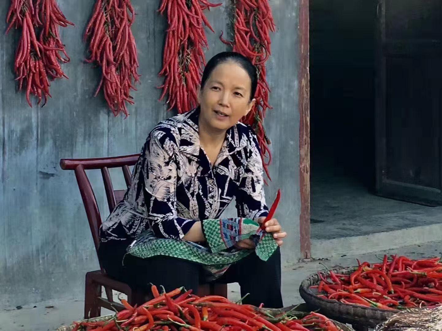 留守女性最新篇章,时代的挑战与坚韧的力量