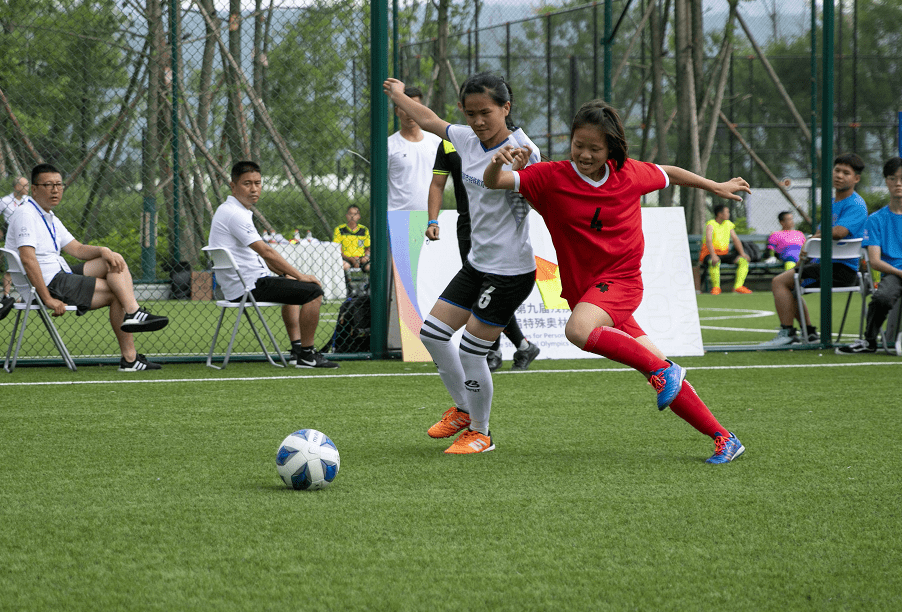 网球最新赛况热血沸腾的赛场瞬间,你错过了吗?