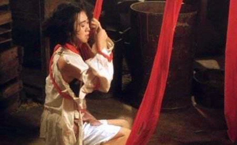 残忍女子笼斗比赛