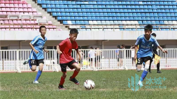 足球比赛软文,热血激战,绿茵场上的荣耀时刻