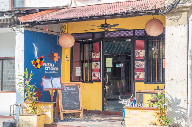 速度与激情中的逝去星辰,小巷深处的特色小店探秘