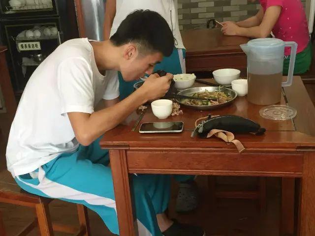 2016年人与动物的最新动态,小巷深处的特色小店