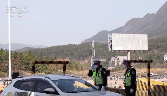 五座轿车超员处罚新规,变化带来的自信与成就