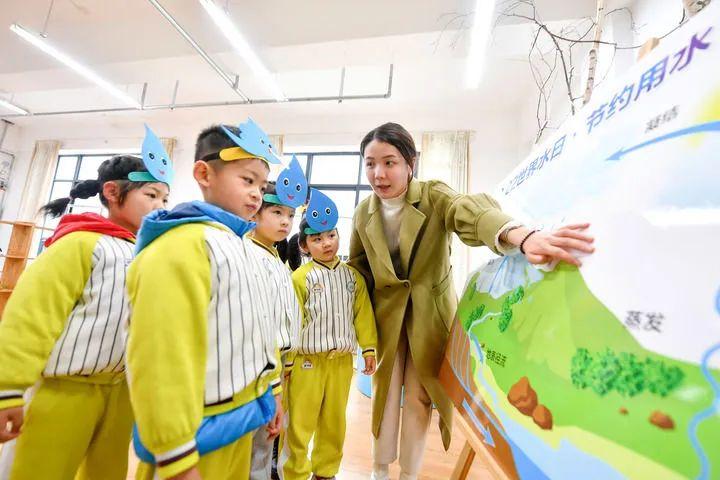 龙山招聘信息更新啦!启程探索自然美景之旅,寻找内心的宁静与平和