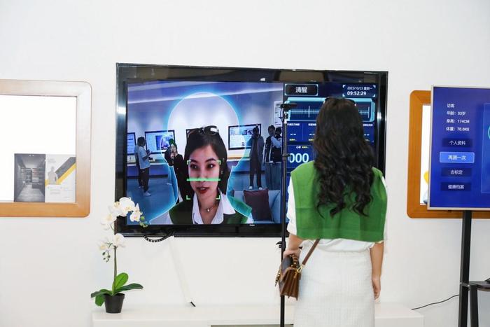 男女电视,科技重塑视界,体验未来生活