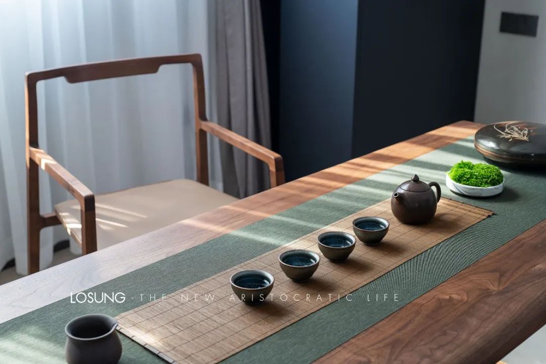 明星评价王菲——科技之光下的音乐传奇,王菲的智能生活体验之旅