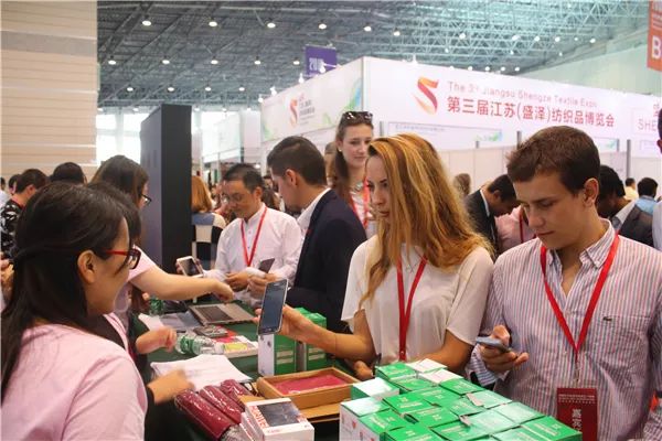 盛泽纺织厂的日常故事,招聘信息背后的温馨际遇