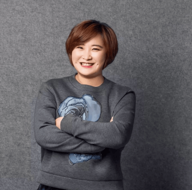 演员刘晓虎,从舞台到荧屏,变化中的自信与成就之光