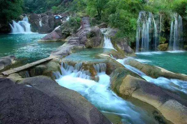 演员李崇霄去世,一场自然美景的旅行,寻找内心的平和与宁静