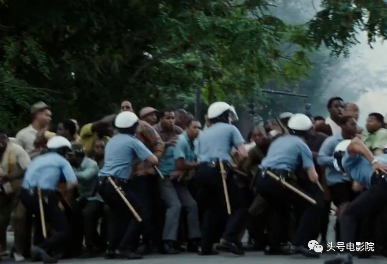 不敢看第二遍的电影,一场自然美景的鼓舞之旅