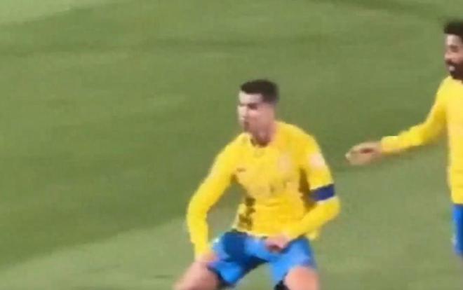 C罗与梅西,球场上的巨星对决