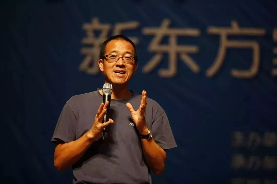 俞敏洪最新演讲,小巷中的独特风味,一家你不得不探索的特色小店