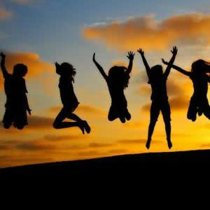 2025最新头像，友情与陪伴的温馨故事