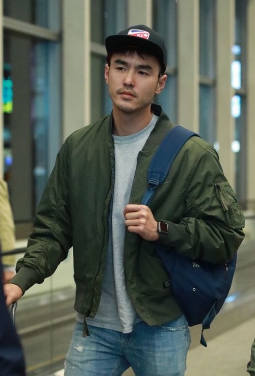 阮经天最新行程,探班偶像的忙碌脚步