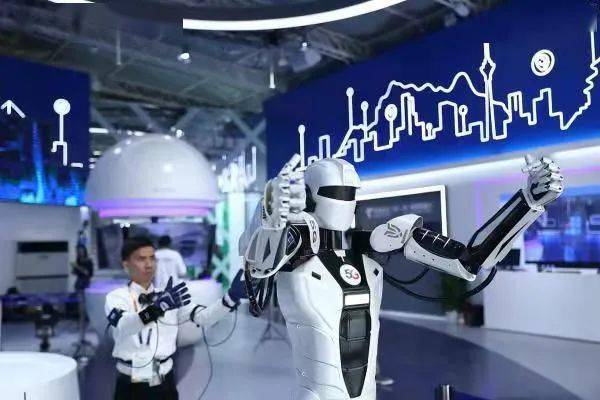 刑魔最新,高科技重塑生活,体验前所未有的智能变革