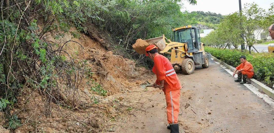 路面坍塌最新,变化中的挑战与自信的重建