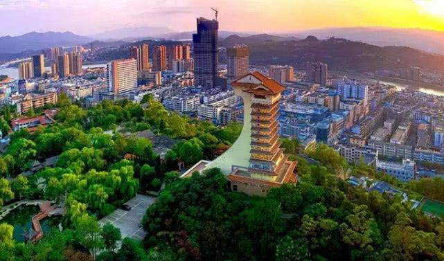 最新广元暴雨中的小巷奇遇,一家隐藏的色彩小店