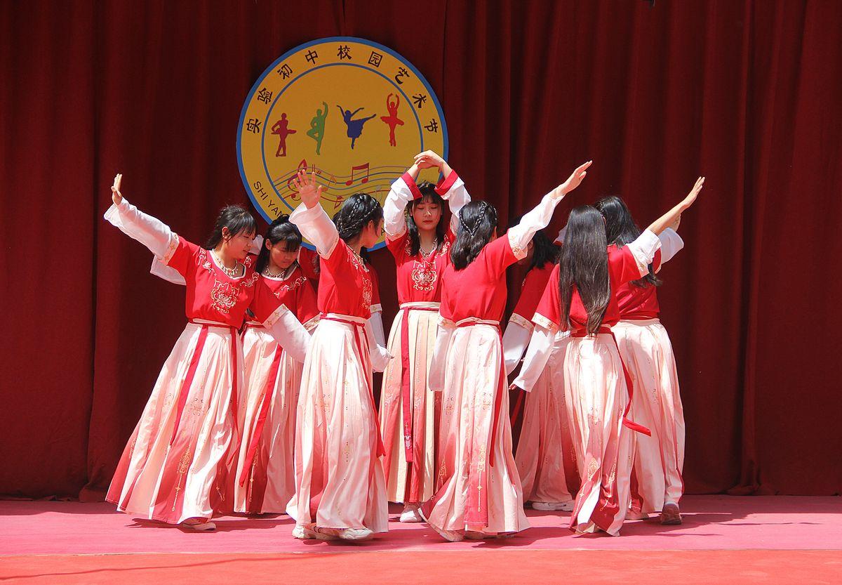 最新春朗诵，领略科技魅力，体验未来生活的高科技新品