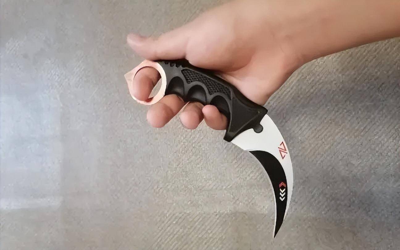 最新爪子刀,小巷深处的神秘宝藏