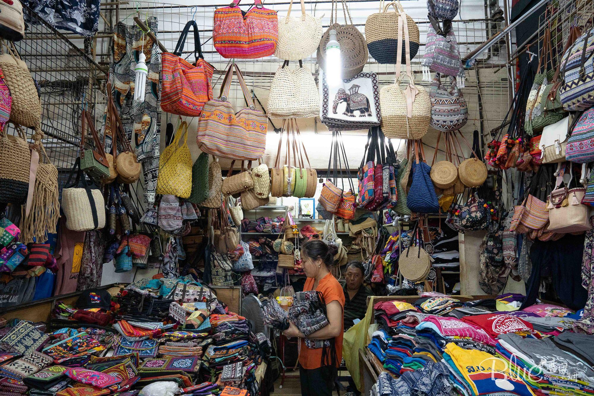 老挝铁路最新动态,小巷深处的独特风情与一家迷人小店