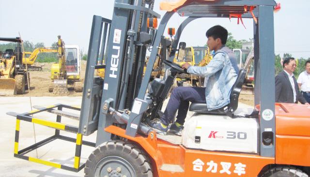 清远最新叉车司机招聘,一段温馨的求职之旅